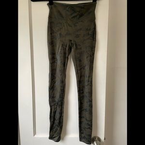 SPANX Faux Leather Leggings - Green Camo